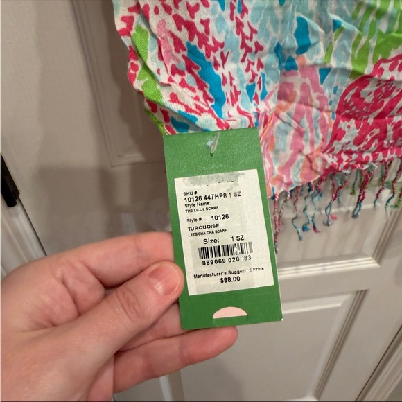 NWT Lilly Pulitzer Lets Cha Cha Murfee Fringe Scarf Rayon Coral Reef - Picture 8 of 8